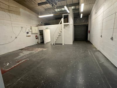 Unit 9 Swan Industrial Estate, Rosemary Road, Wimbledon, Industrial To Let - IMG_3264.JPEG