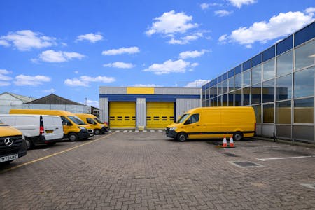 267 Merton Road, Wandsworth, Industrial/Logistics / Industrial / Warehouse To Let - Yard