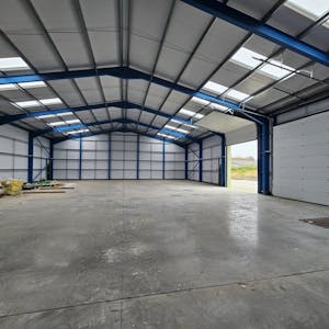 Units 1-2, Phase 1, Tewitts Farm, Uckfield, Industrial To Let - 20260310_093959_resized.jpg