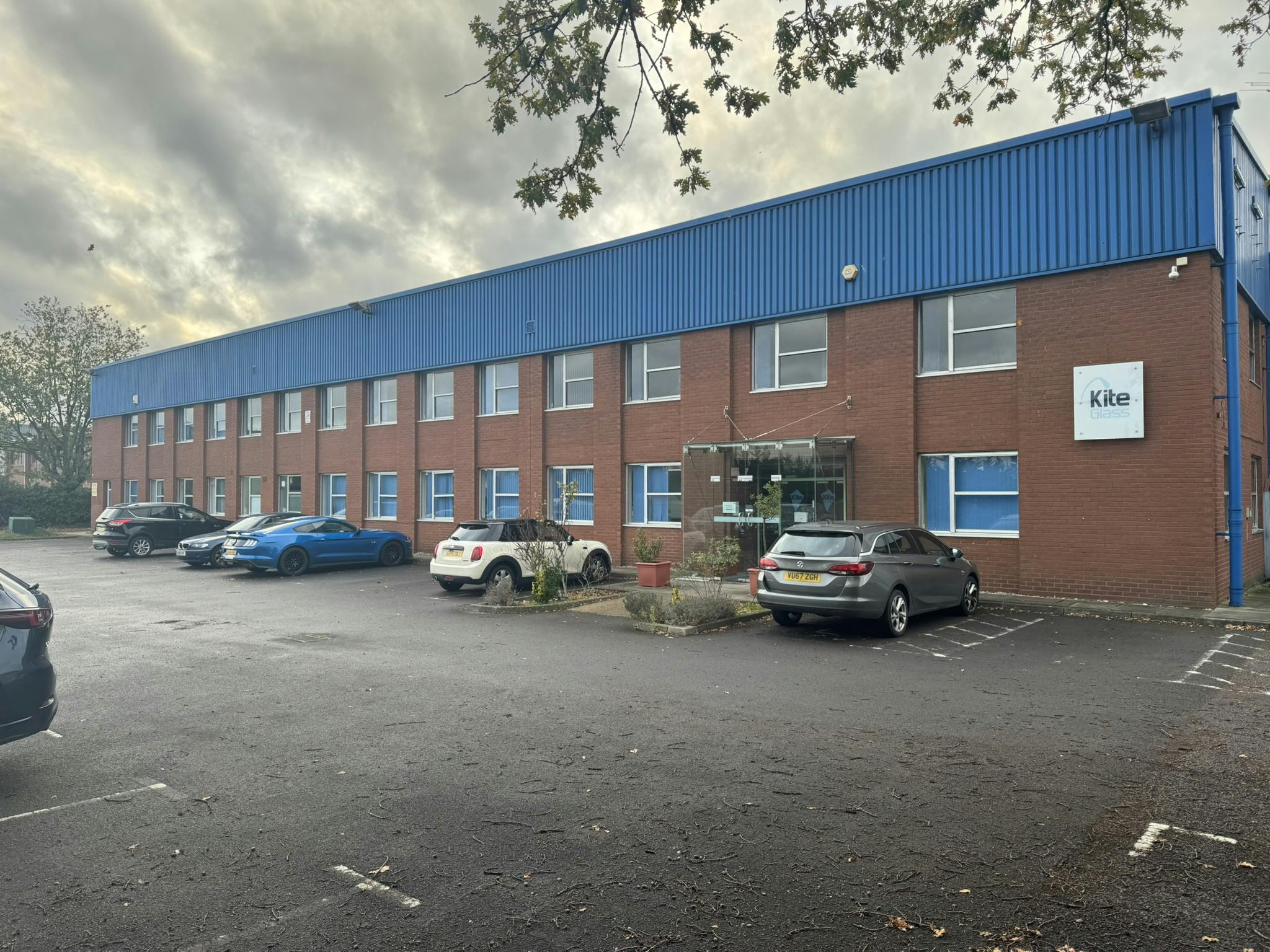 29 Avro Way, Weybridge, Offices To Let - IMG_5905.JPEG