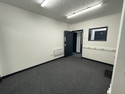 Unit 18 Queensway Industrial Estate, Stoke-on-Trent, Industrial / Industrial/Logistics / Open Storage / Trade Counter To Let - IMG_1840.JPG