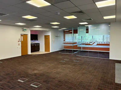 Unit 6, Vermont Place, Milton Keynes, Industrial / Office To Let - IMG_2753.JPEG