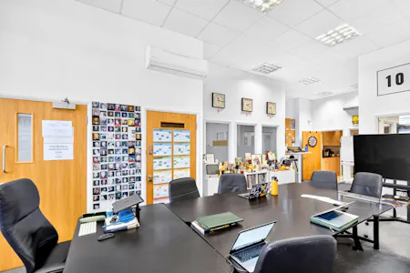 Unit 2 Cedar Court, London, Office To Let - WhatsApp Image 2026-06-24 at 17.49.23(3).jpeg