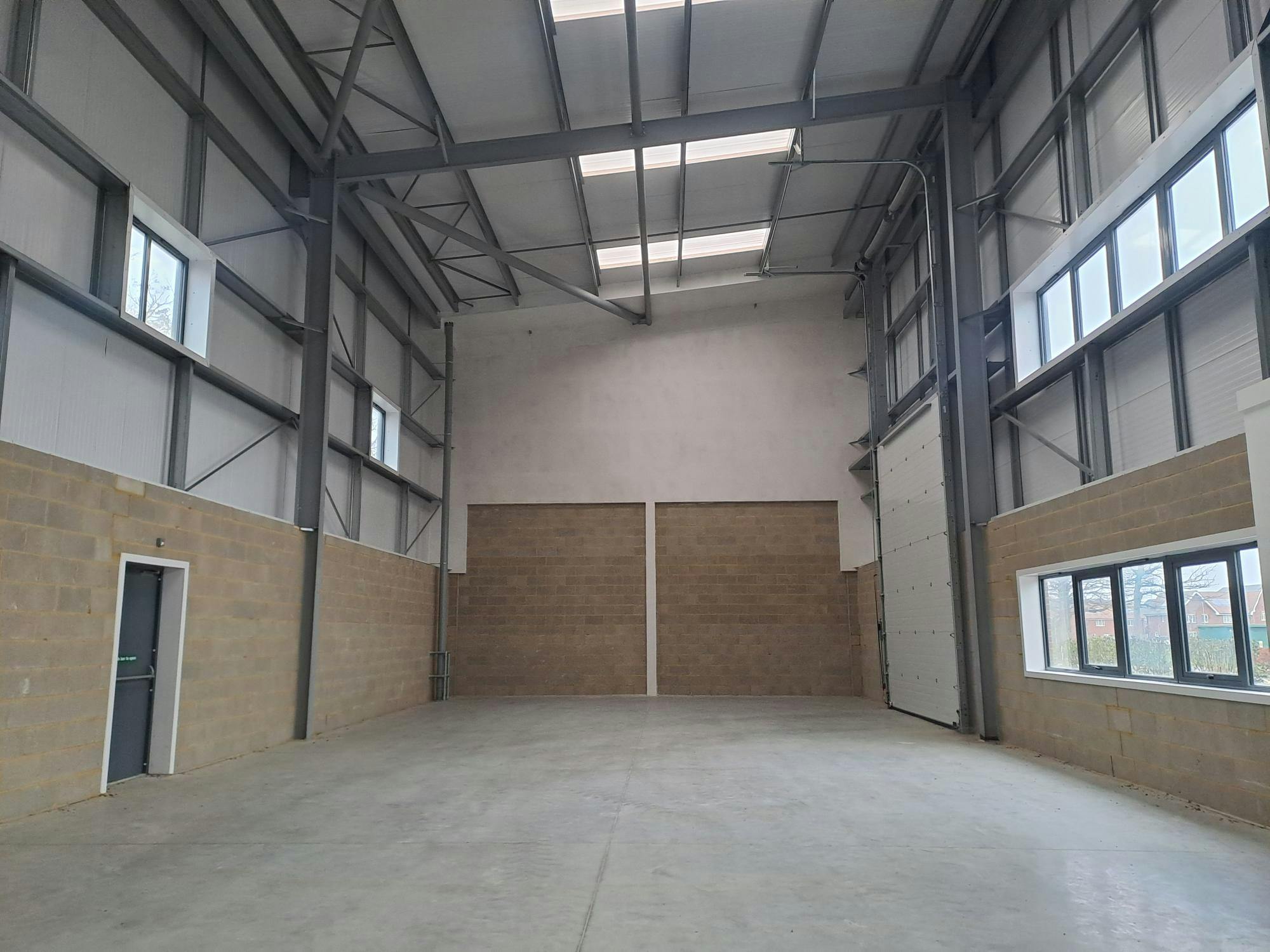 Industrial Unit in Crawley - photo 3