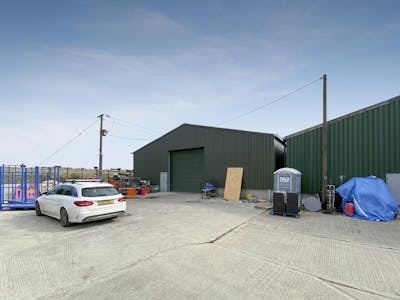 Unit 2, Berryfield Farm, Aylesbury, Industrial To Let - 866597fd533386f08b33d5f39d05065fF3.jpg