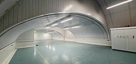 128 Three Colts Lane & 8A Cudworth Street, London, Industrial To Let - 20230127_164107.jpg