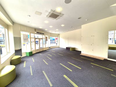 2 Warren Street, Stockport, Retail To Let - 20250624_151328.jpg