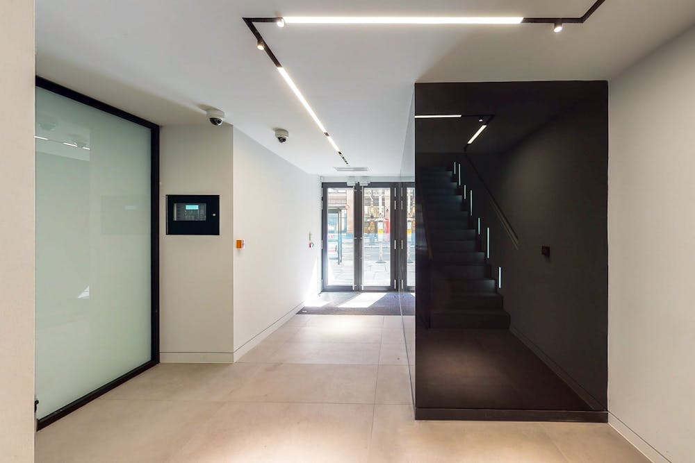 390 Strand - 390 strand photo 3.jpg