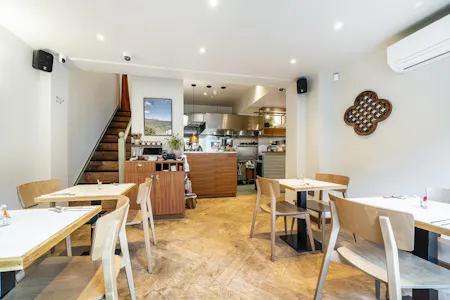 88 Upper Street, London, Retail / High Street Retail To Let - 1524233 (10).jpg