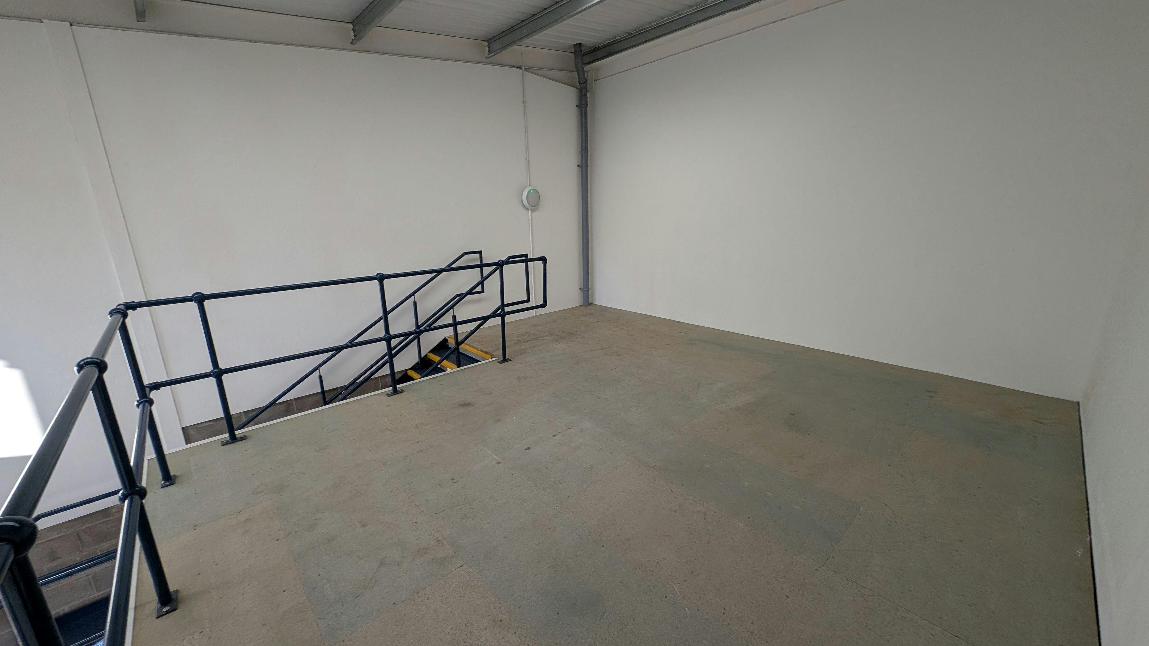 Industrial Unit in Southampton - photo 4