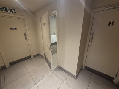 33-35, High Street, Stockport, Retail To Let - 20260218_162822.jpg