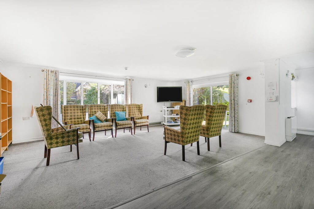 Abbeyfield House, Aylesbury To Let - 6cb4aff13c61c83a5ebc4f9f306b9982.jpeg