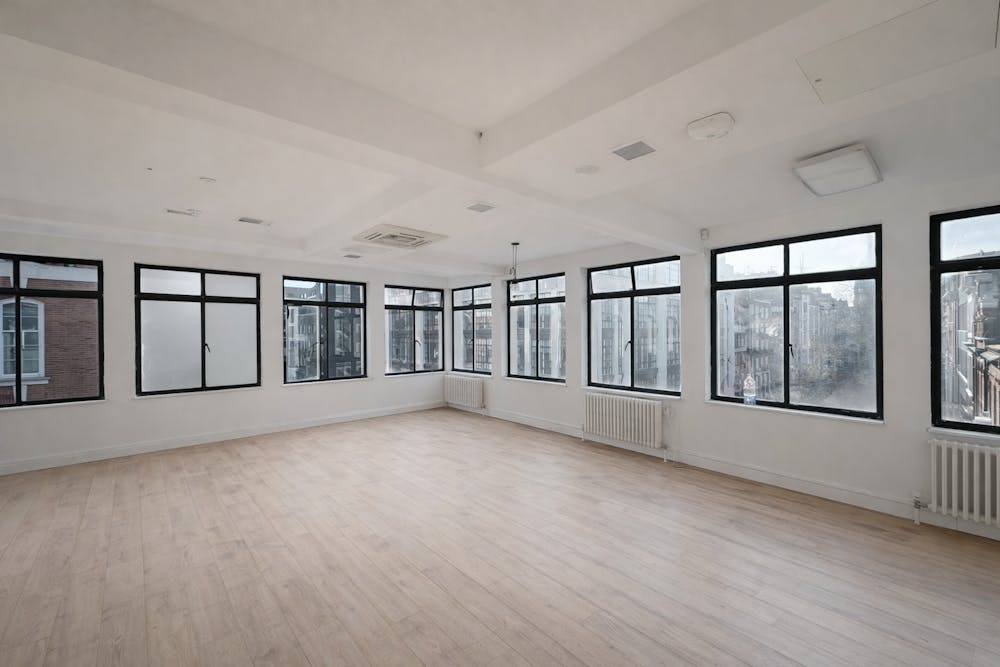 41-42 Eastcastle Street - 4.png