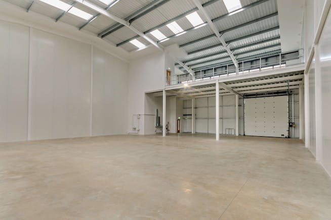 Unit 5, Vantage 41, Aston Clinton, Industrial To Let - 8621193interior08800.jpg
