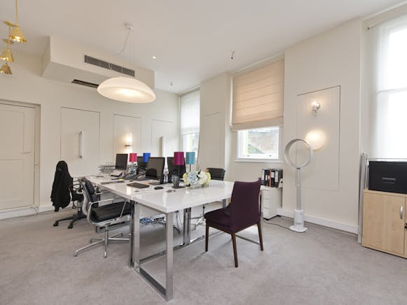 533 Kings Road, Chelsea,  Sw10, Office To Let - bella figura@533 kings rd-4 low.jpg