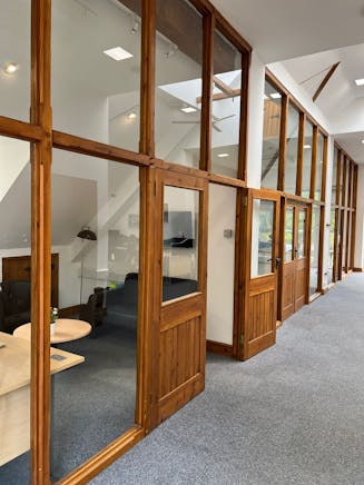 First Floor Offices, Wolvers Home Farm, Reigate, Offices To Let - PHOTO20250813143115 5.jpg