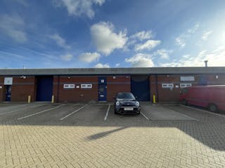 Unit 16, Vale Industrial Estate, Aylesbury, Industrial To Let - IMG_2883.JPG