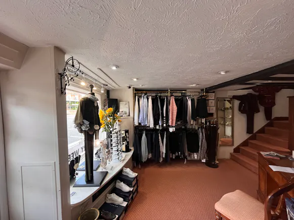 Bucks House, Chalfont St. Giles, Offices / Retail For Sale - 20260909_094509595_iOS.jpg