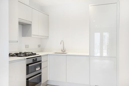 Putney High Street, London, Residential Flat To Let - Kitchen