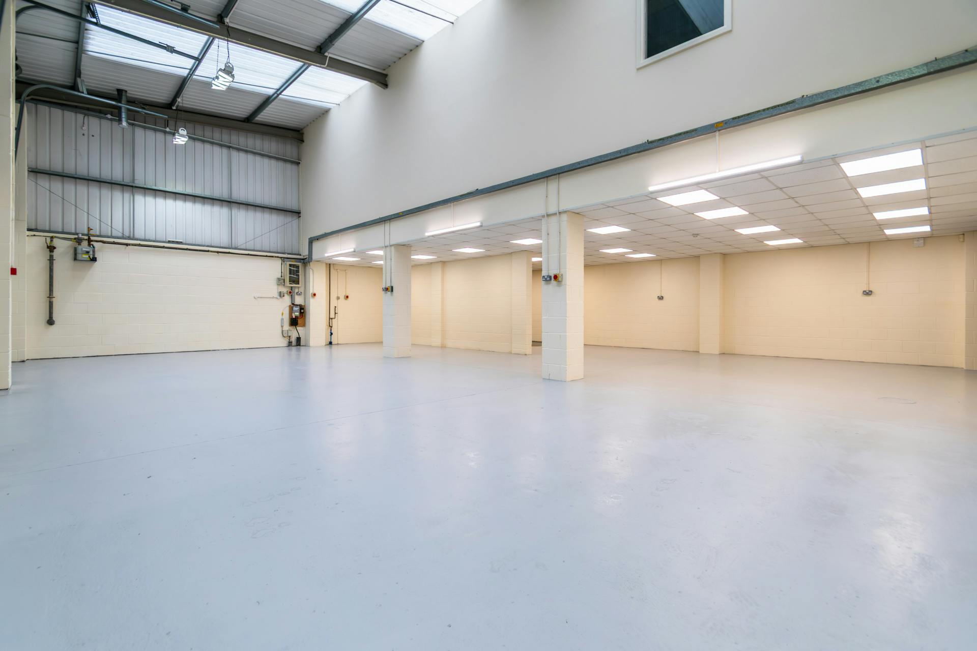 Retail/Shop in Dorchester - photo 4