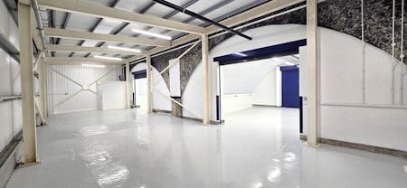 Arches 81-82, Rosebank Road, London, Industrial To Let - 20260502_135415 - Edited.jpg