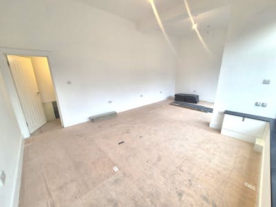 88-90 Wellington Road South, Stockport, Retail To Let - 20251110_124754.jpg