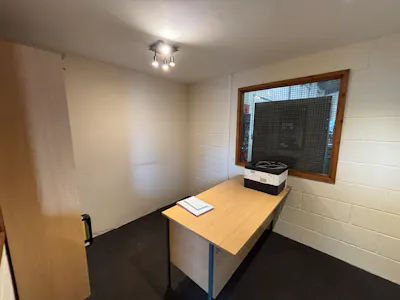 Unit 6, Tollgate Close, Cardiff, Industrial To Let - IMG_8743.jpeg