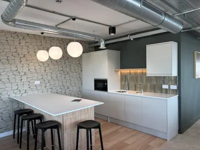 The Fairfax, Pithay Court, Bristol, Office To Let - 5.jpg