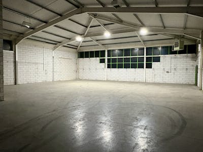Unit 20, Shepperton Business Park, Shepperton, Industrial / Warehouse To Let - IMG_7537.JPEG