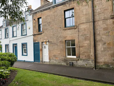 21 West Port, Linlithgow, Office For Sale - 20260828_105652826_iOS.jpg