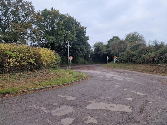 Unit 4, Highfield Industrial Estate, Lasham, Industrial To Let - 20241030_083903.jpg