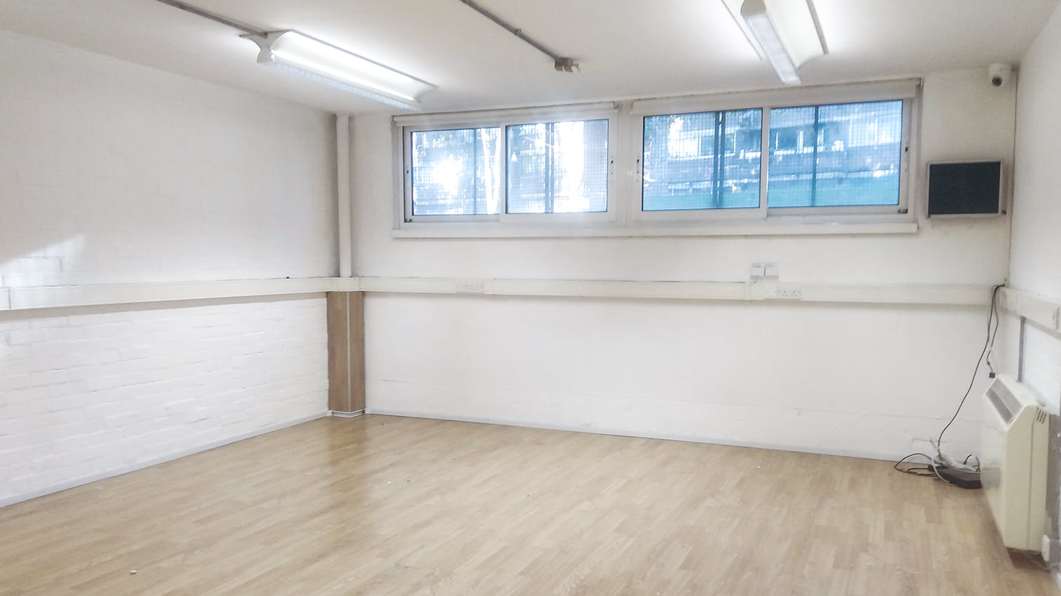 Baseline Studios, Whitchurch Road, Notting Hill, Office To Let - Baseline Buisness Notting Hill Studios W11 office for rent west London office INT 5.jpg