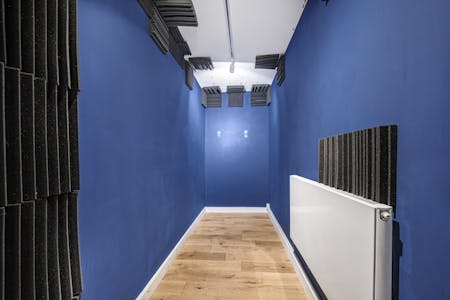 Ground and Basement, 22 Long Street, London, Office To Let - 18_44231.JPG