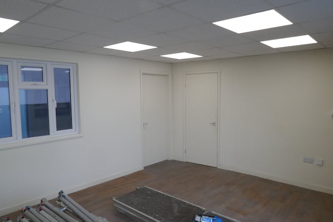 Unit 2, Harlow, Industrial To Let - P1060367.JPG