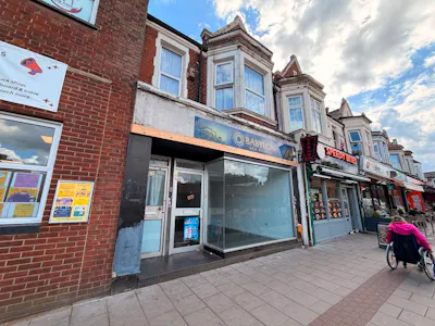 64-64a London Road, Southend-On-Sea, Residential Flat / Retail For Sale - WhatsApp Image 2026-06-10 at 4.30.35 PM (6).jpeg