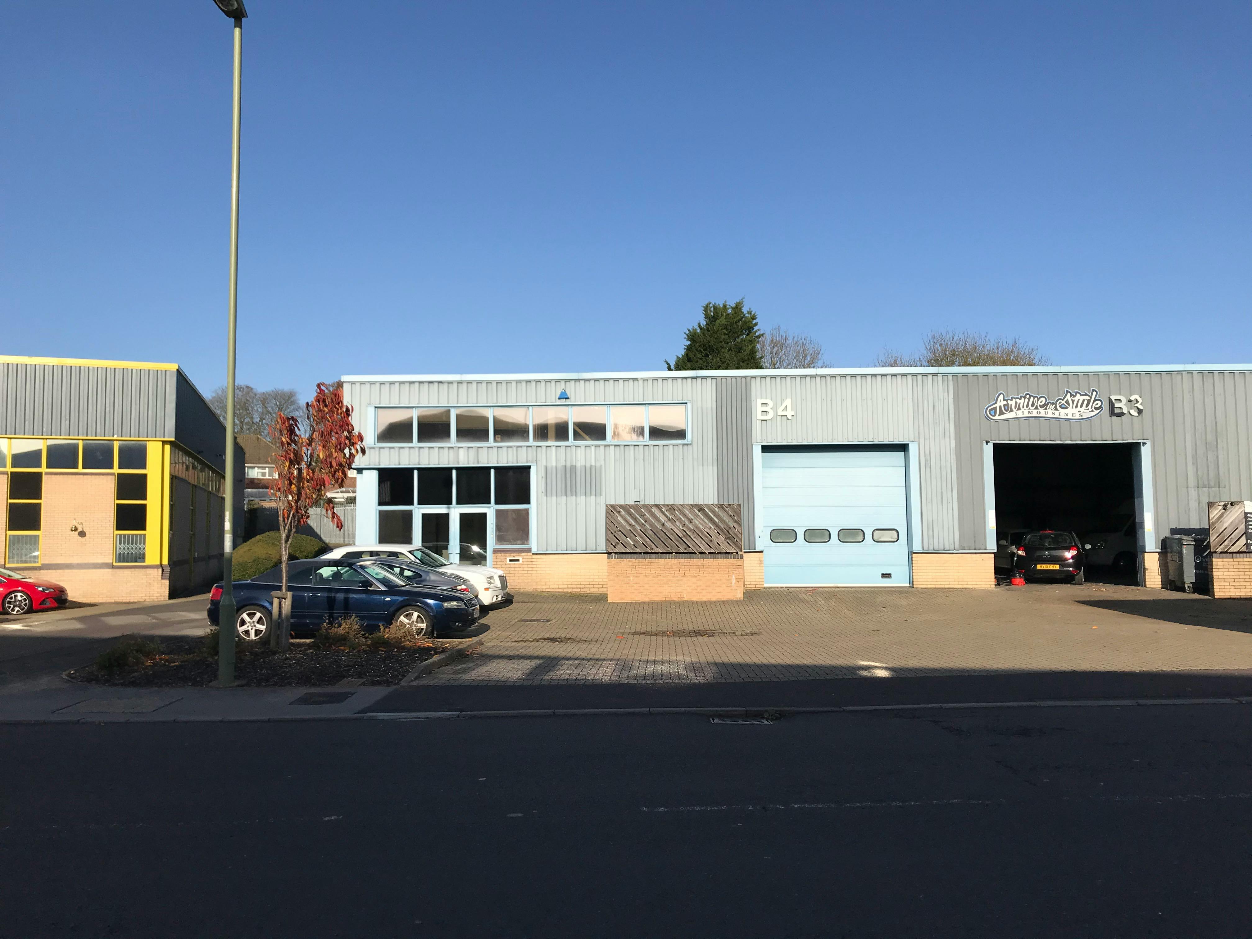Industrial Unit in Waterlooville - photo 4