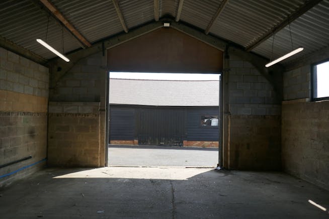 Unit 9, Crumps Farm, Sawbridgeworth, Industrial To Let - P1020911.JPG