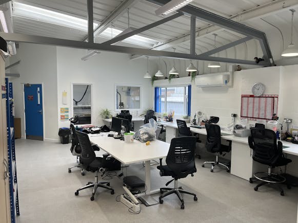 47 Aston Road, Waterlooville, Industrial For Sale - IMG_4295.JPG
