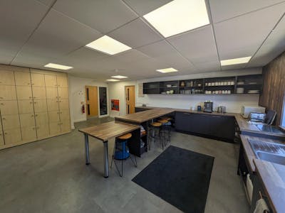 Units 20-22, Parklands, Guildford, Office For Sale - 7365.jpg