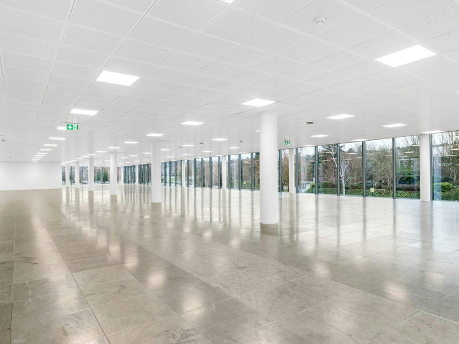 Office in Weybridge - photo 4