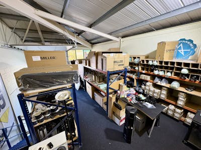 12A Shepperton Business Park, Shepperton, Industrial / Warehouse To Let - IMG_6992.JPEG