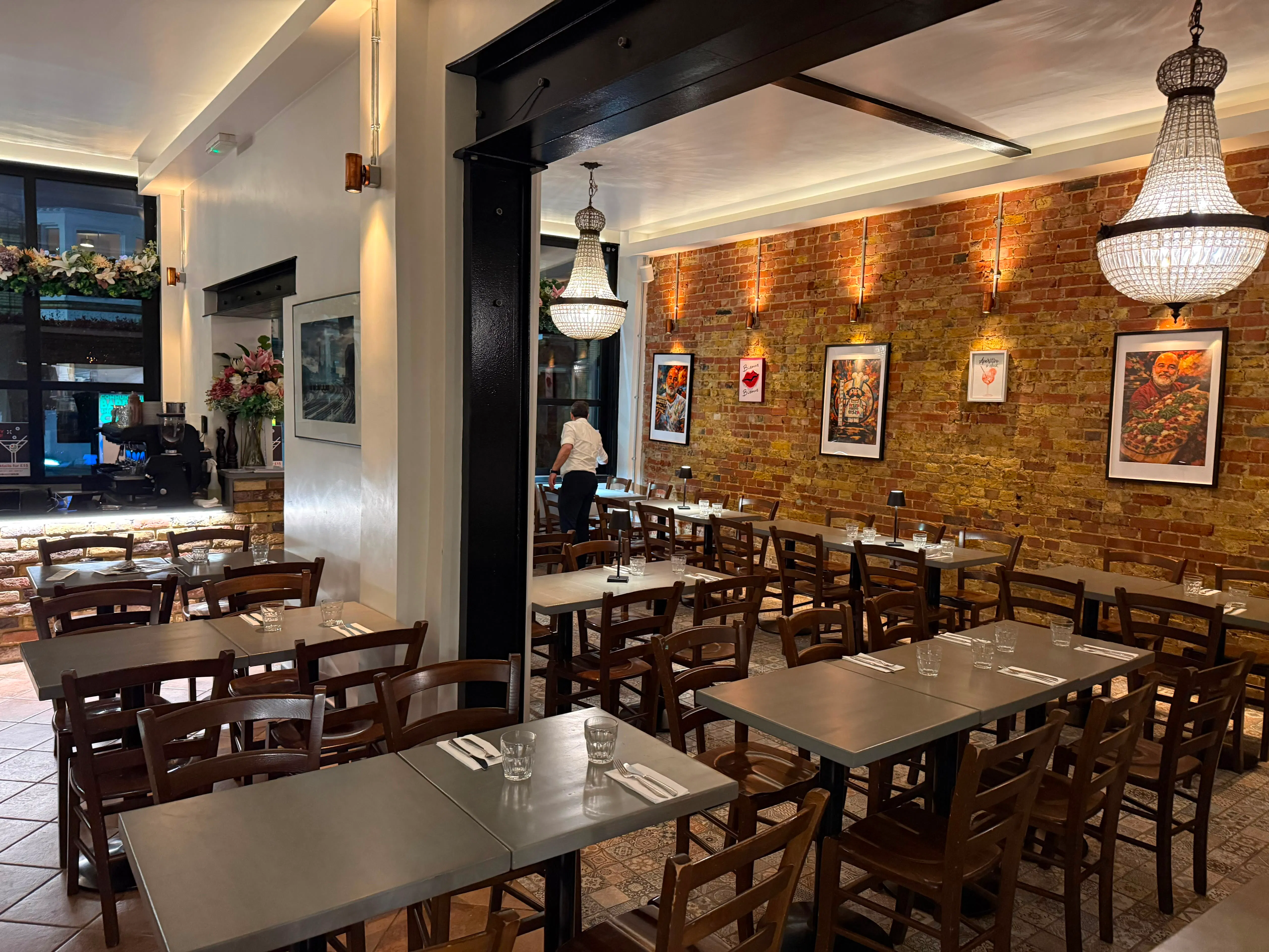 64 Battersea Rise, London, Restaurant To Let - 4c0ef967-e698-4610-8660-0a40307e22f9.jpg