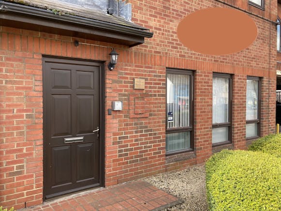 3 Cromwell Court, New Street, Aylesbury, Offices To Let - Entrance.jpg