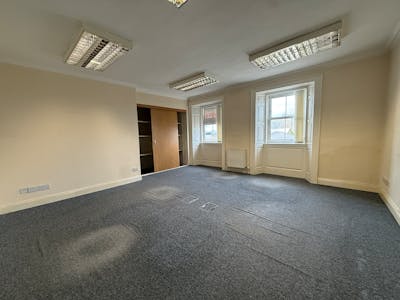 16 Muir Street, Hamilton, Office To Let - 20260323_121254748_iOS.jpg