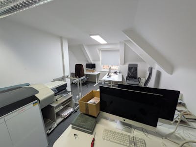 Third Floor, Chapel House, Guildford, Office For Sale - PXL_20260202_153223323.jpg
