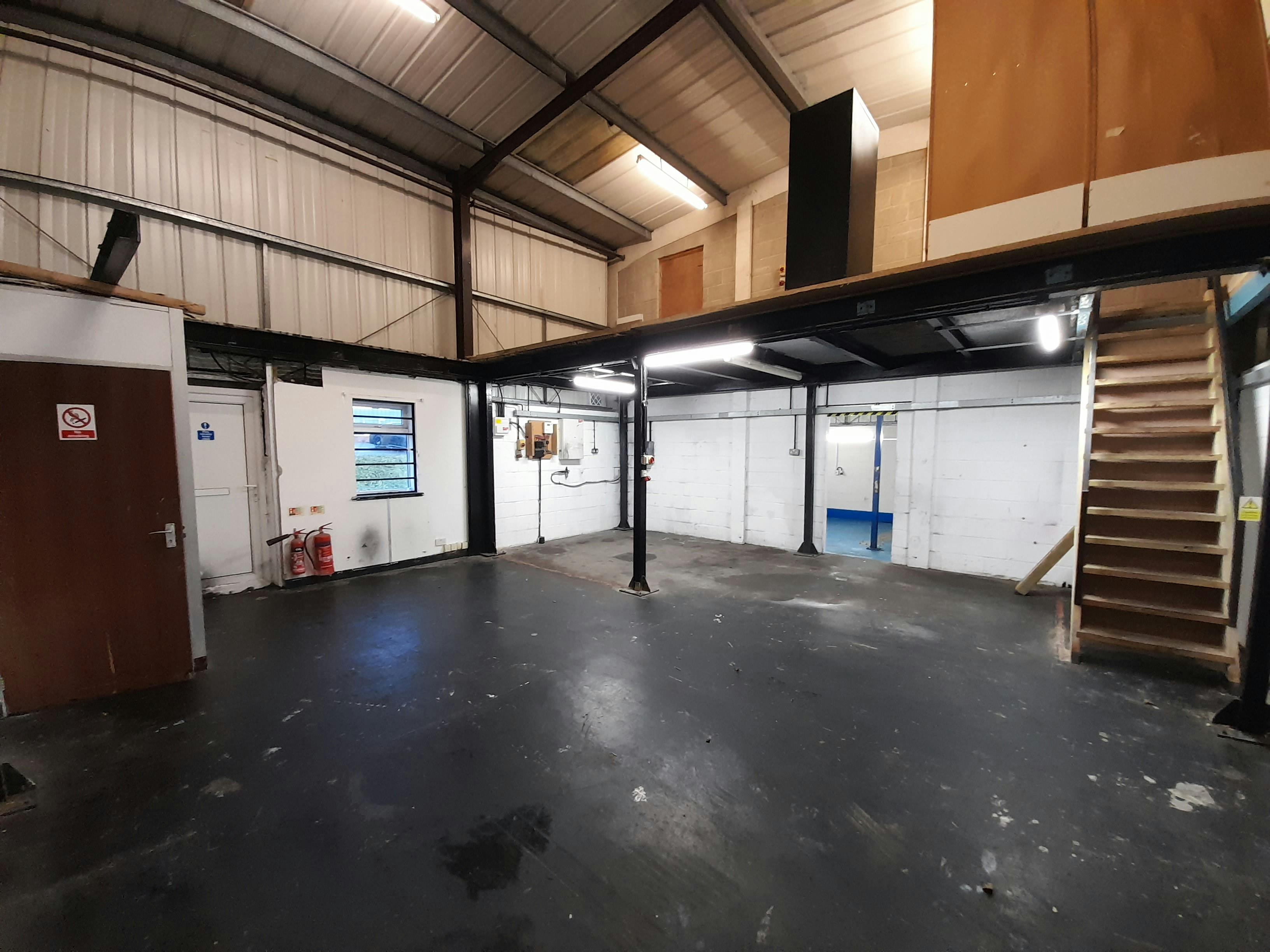 Dolphin Park, Evingar Trading Estate, Whitchurch, Industrial / Warehouse To Let - 20251216_140224.jpg