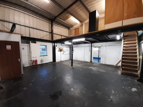 Dolphin Park, Evingar Trading Estate, Whitchurch, Industrial / Warehouse To Let - 20251216_140224.jpg