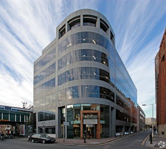 120 Leman Street, London, Office To Let - 1 120 Leman St exterior.jpg