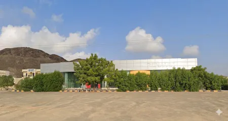 Prime Auto Showroom • Service Workshop • Staff Quarters, Ibra, Ibra, Retail To Let - 5fcd3034-9889-4969-a4bb-334424388aec.jpg