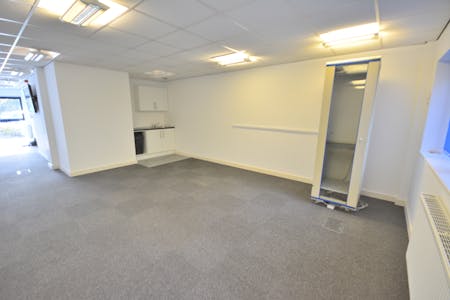 Unit 2B Crown Business Park, Rochdale, Office To Let - CSC_0011.JPG